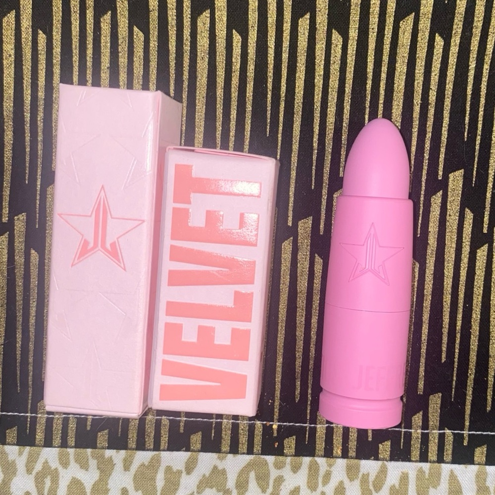 LIVE GIVEAWAY! JEFFREE STAR DRILL SERGEANT VELVET TRAP CREAMY LIPSTICK